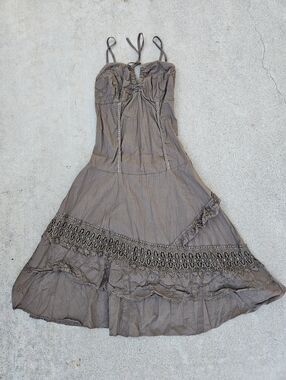 SUPER CUTE LACE DETAIL DRESS MADE IN ITALY SM/MED BEIGE LIKE NEW COTTON